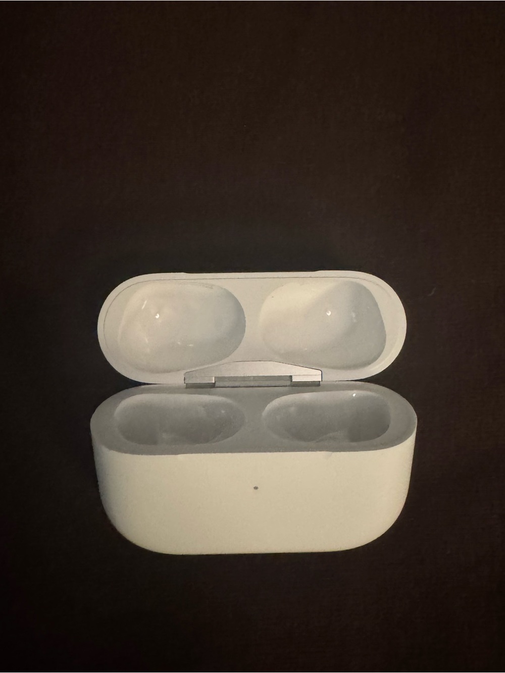 Apple Airpods Pro Gen 2 MagSafe Charging Case - Picture 3 of 3